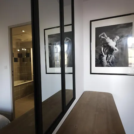 Le Petit Marche, Centre Ville, Lr128 *